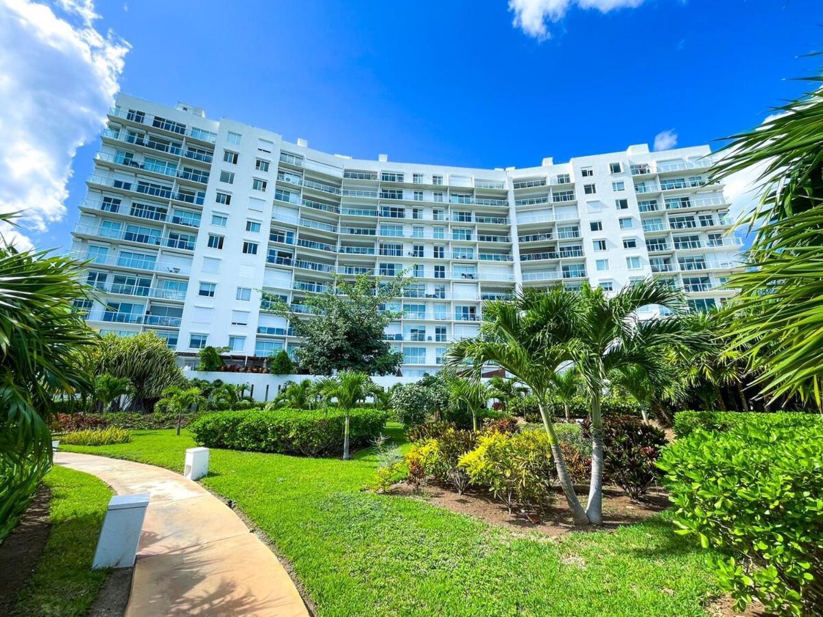 Punta Me Luxury Front & Ocean View