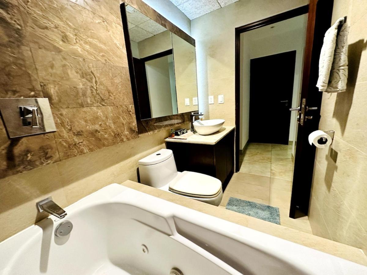 Punta Me Luxury Front & Ocean View Apartment *
