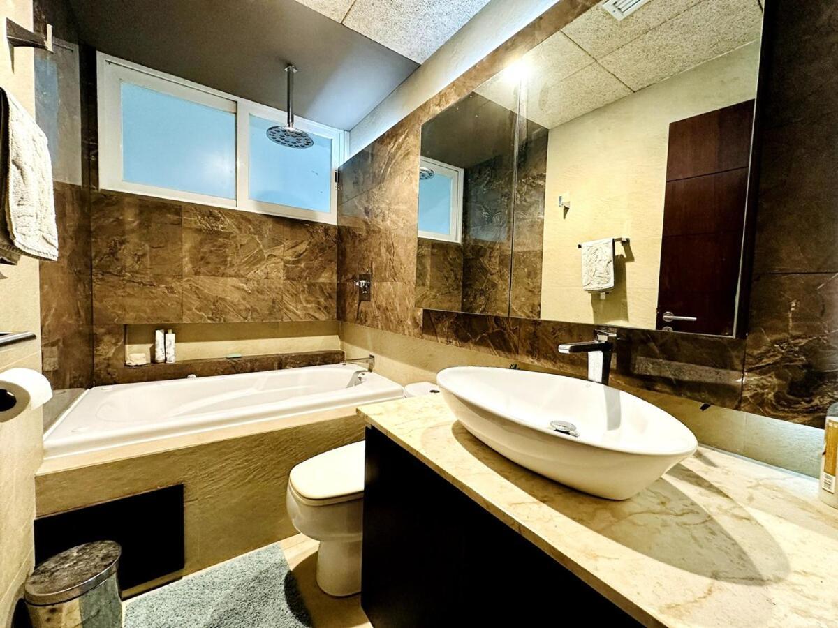 Punta Me Luxury Front & Ocean View