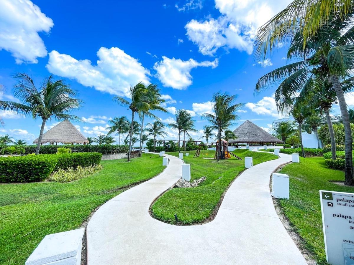 Punta Me Luxury Front & Ocean View